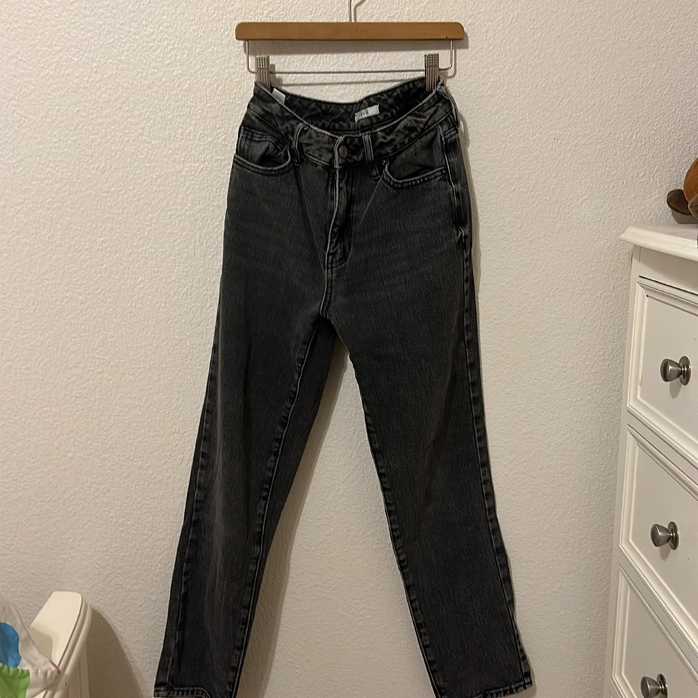 Pacsun mom jeans black waist 24 condition: good but color is slightly faded